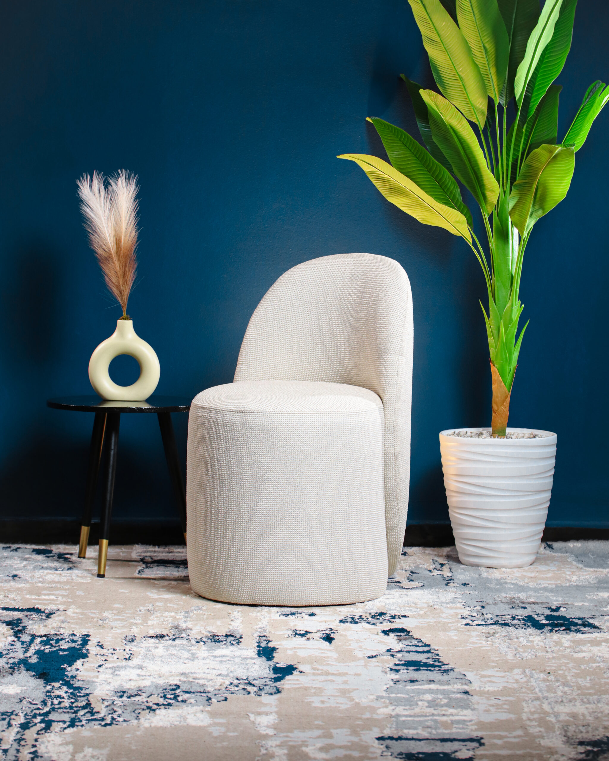Fauteuil Rondo Design Blanc Cassé – Élégance Moderne et Confort Compact