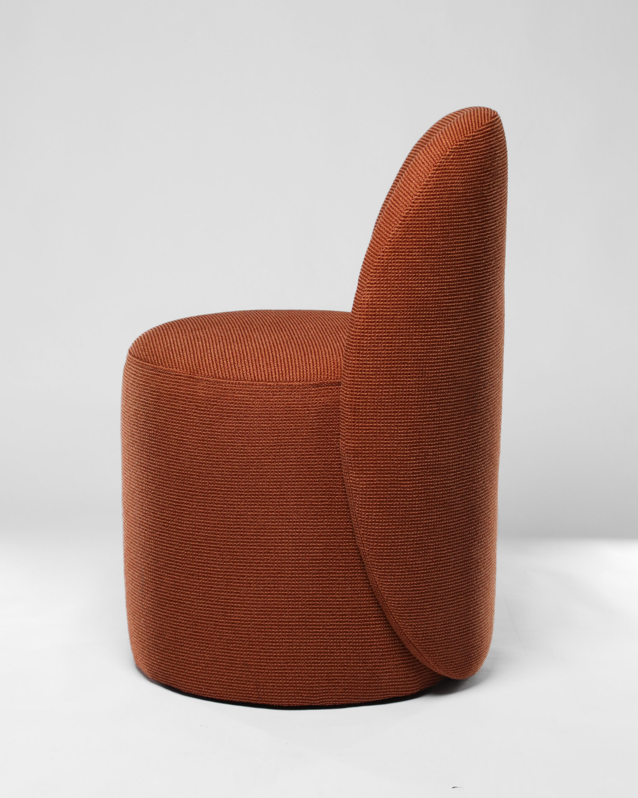 Fauteuil Rondo Design Terracotta – Élégance Moderne et Confort Compact - Image 4